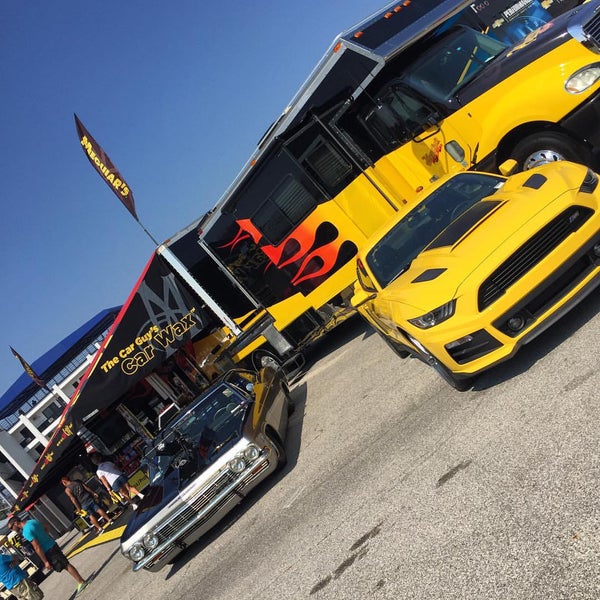 Foto diambil di Lucas Oil Raceway at Indianapolis oleh Amy N. pada 9/4/2015