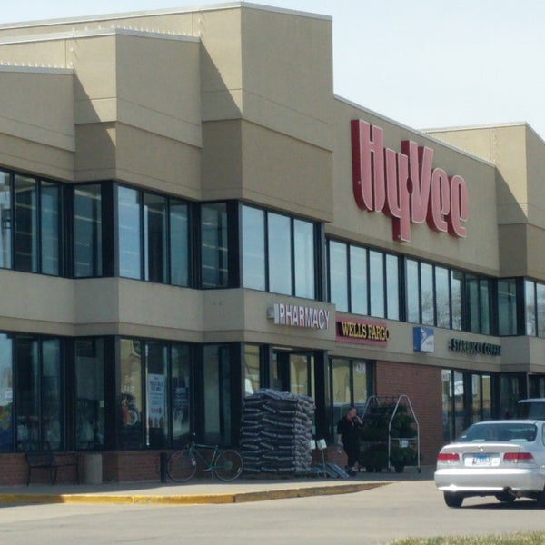 Photo taken at Hy-Vee by Drew on 4/20/2018
