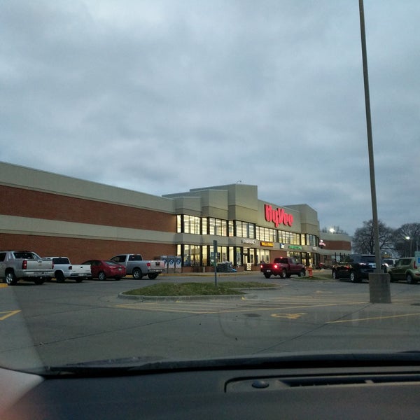 Photo taken at Hy-Vee by Drew on 12/13/2017
