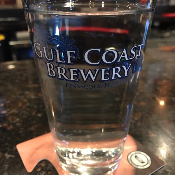 Das Foto wurde bei Gulf Coast Brewery von Jen W. am 3/19/2017 aufgenommen