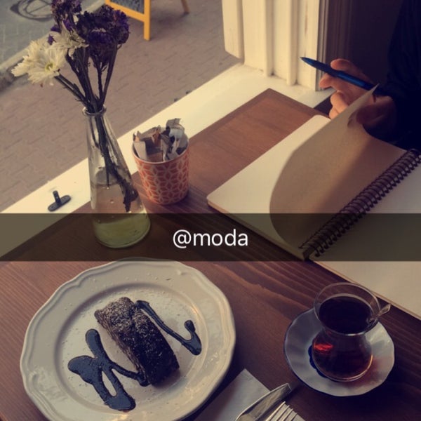 รูปภาพถ่ายที่ Eski Moda Coffee โดย sumeyye .. เมื่อ 9/20/2015