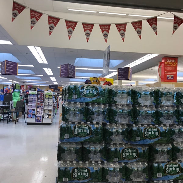 Stop & Shop Supermarket in East Northport