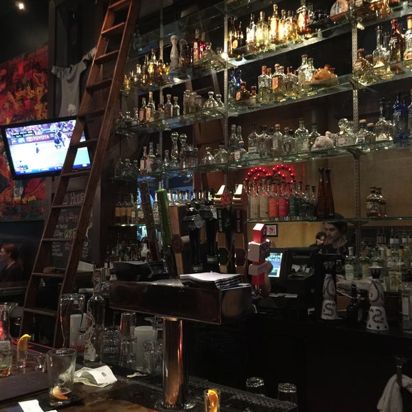 Foto diambil di Barrio Tequila Bar oleh Andrew pada 6/30/2015