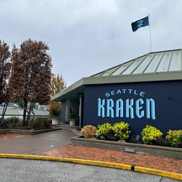 Seattle Kraken store opens by appointment only along Lake Union