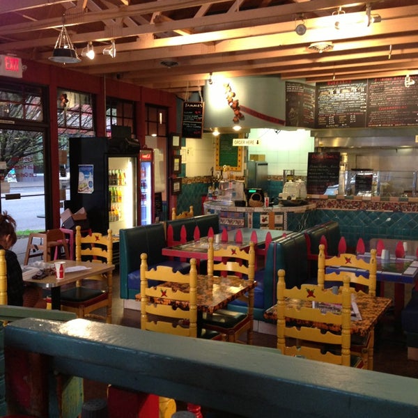 3/28/2013にSeth C.がPepino&#39;s Mexican Grill - Hawthorneで撮った写真