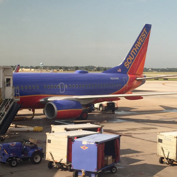Foto tirada no(a) Aeroporto Internacional de Atlanta Hartsfield-Jackson (ATL) por Jv V. em 8/21/2015
