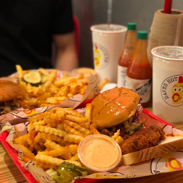 Photo taken at Dave’s Hot Chicken by M 7 on 7/3/2019