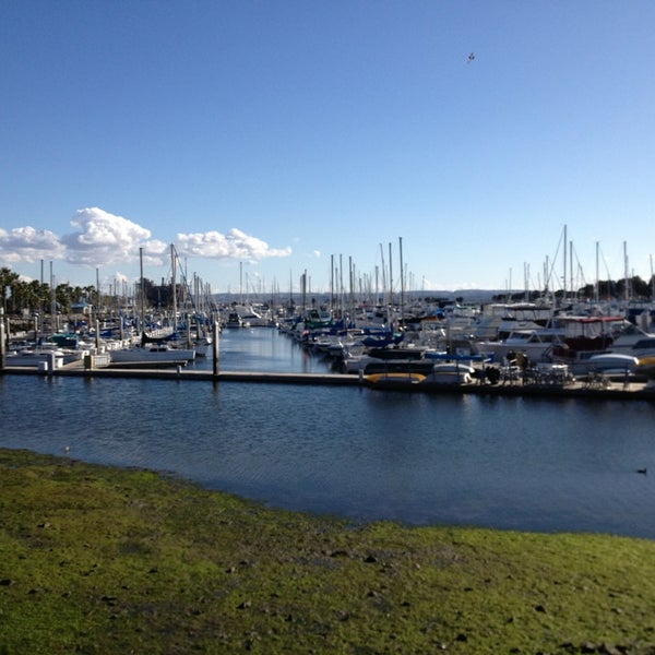 รูปภาพถ่ายที่ Chula Vista Marina โดย Cherry เมื่อ 1/29/2013