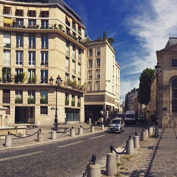 Paris American Academy College Arts Building in ValdeGrâce Paris American Academy College Arts Building in ValdeGrâce