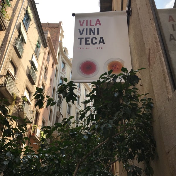 รูปภาพถ่ายที่ Vila Viniteca โดย Chick E. เมื่อ 10/6/2017
