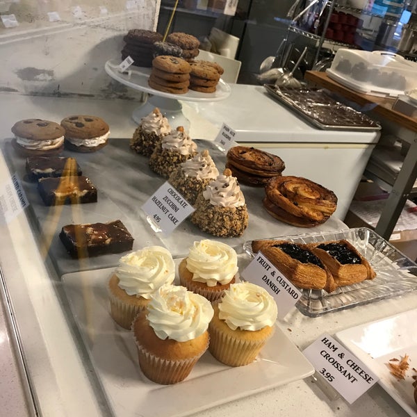 Cadeaux Bakery - Bakery in Vancouver