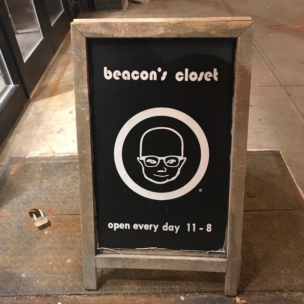 รูปภาพถ่ายที่ Beacon&#39;s Closet โดย Yellow H. เมื่อ 1/14/2018