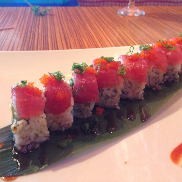 Foto diambil di Fancy Sushi and Grill oleh Ludmilla L. pada 5/16/2014