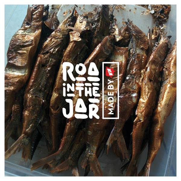 Sambal Roa #ROAintheJar terbuat dari Ikan Roa Asap dari Manado Sulawesi Utara. Tersedia dgn ukuran 120ml & dikemas dlm Botol Kaca (Jar) dengan 2 rasa: PEDAS (25.000/Jar) & PEDAS BANGET (28.000/Jar).