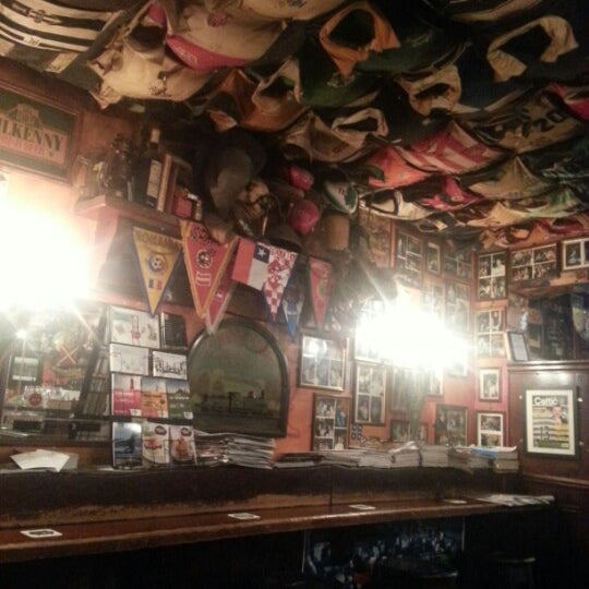 Foto tomada en O&#39;Brady&#39;s Irish Pub  por Ahmad Z. el 10/17/2012