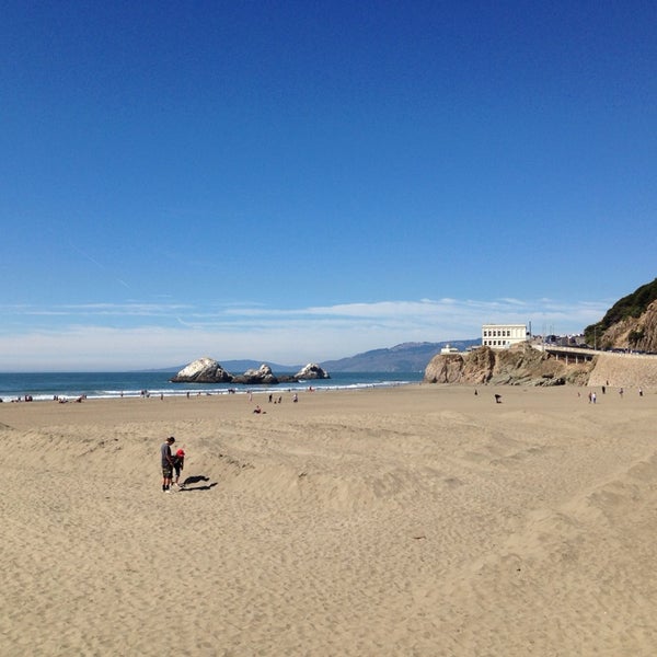 รูปภาพถ่ายที่ Kawika&#39;s Ocean Beach Deli โดย Allen C. เมื่อ 9/28/2013