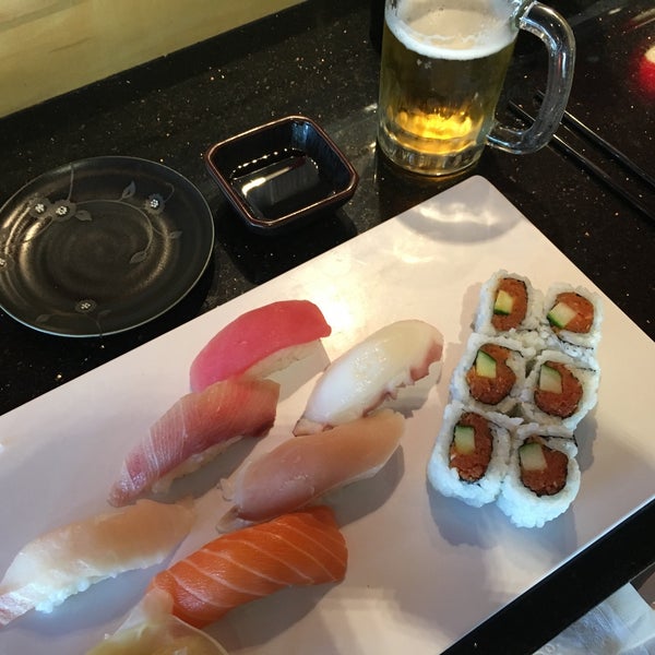 รูปภาพถ่ายที่ Sushi 88 &amp; Ramen โดย Markus S. เมื่อ 6/28/2016