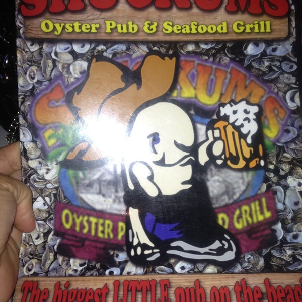 Снимок сделан в Shuckums Oyster Pub &amp; Grill пользователем Sarah D. 5/12/2013