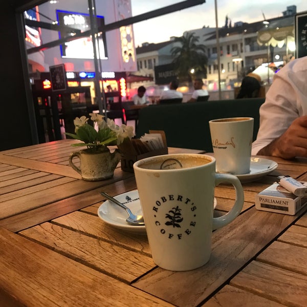รูปภาพถ่ายที่ Robert&#39;s Coffee โดย Dt.Bilal Ö. เมื่อ 6/9/2019