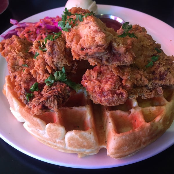 Hidden gem in Liberty Village. The Chicken & waffles and Kail Caesar salad were fantastic!