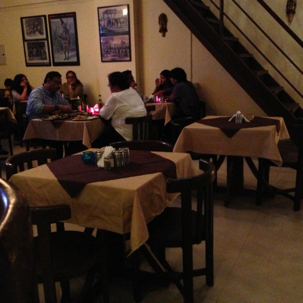 Foto diambil di The Old Madras Cafe oleh Vikram R. pada 2/8/2013