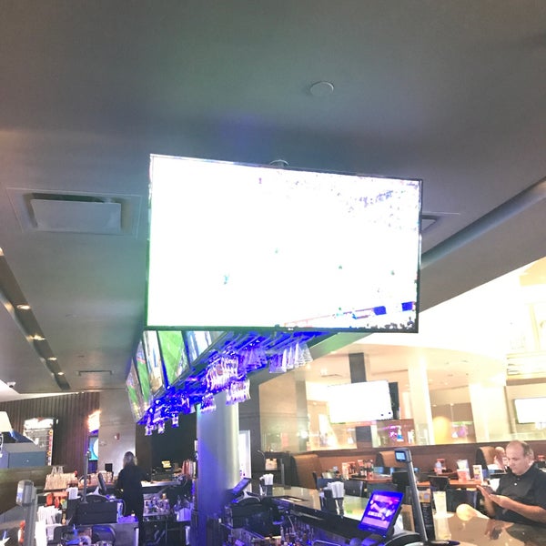 Photo taken at Dave &amp; Buster&#39;s by Moatz on 7/11/2018