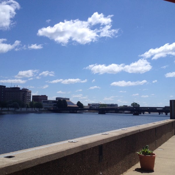 Restaurants in Downtown Waterloo Iowa