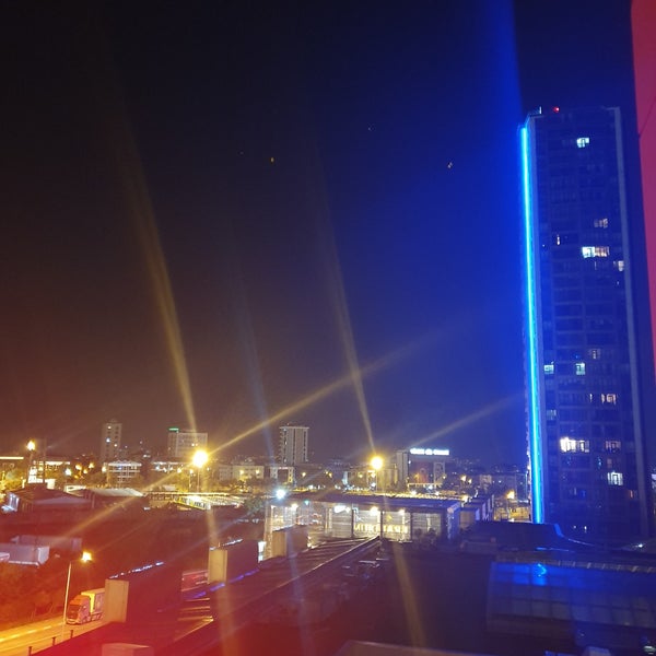 รูปภาพถ่ายที่ DoubleTree by Hilton Istanbul Atasehir Hotel &amp; Conference Centre โดย Gkhn G. เมื่อ 9/3/2019