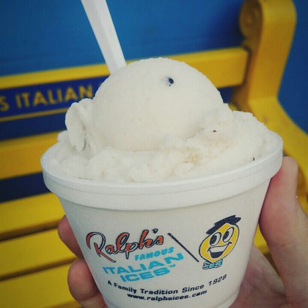 Photo taken at Ralph&#39;s Famous Italian Ices by MyungJin L. on 9/8/2015