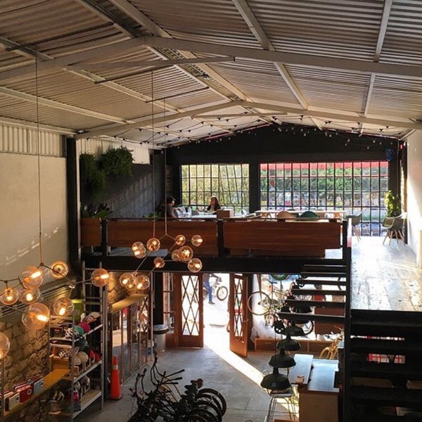 Magic place in CDMX, good coffee, good design stuff (60 mexican brands), free area to chill + bicycle workshop and shine