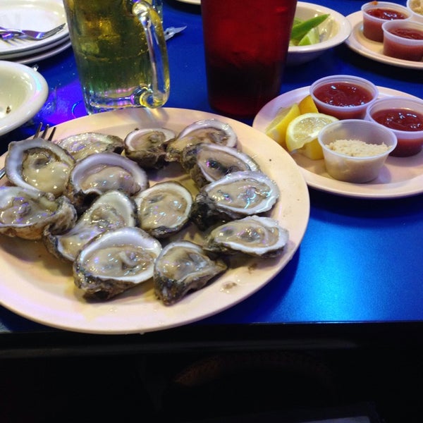 Photo taken at Pacific Star Restaurant &amp; Oyster Bar - Round Rock by Ashley on 3/8/2014