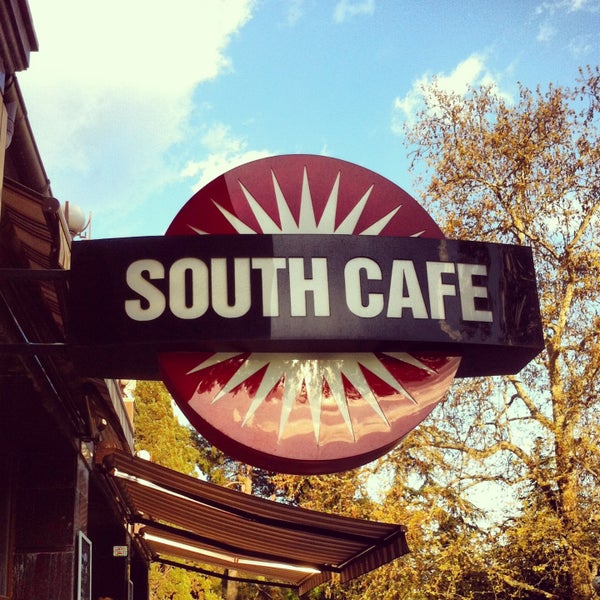 Foto tirada no(a) South Cafe por Dj B-Key S. em 4/22/2013