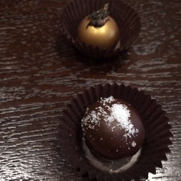 Foto tirada no(a) Tache Artisan Chocolate por Hunter em 1/17/2014