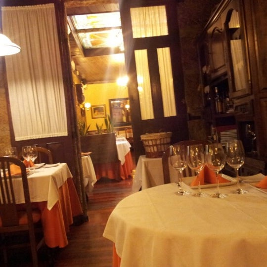 Das Foto wurde bei A Taberna Restaurante von Jose B. am 1/15/2013 aufgenommen