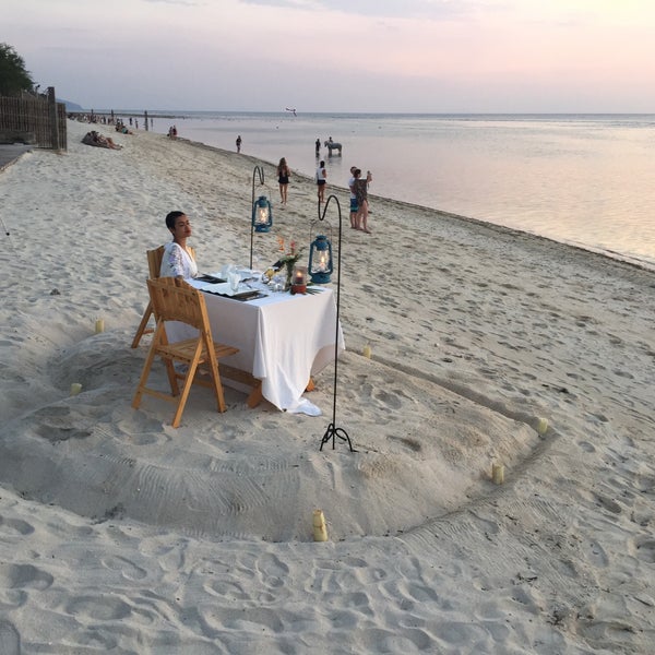 Stafnya yg ramah, makanan enak, sunset beach view nya juara