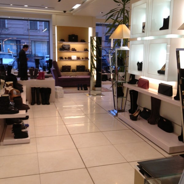 Магазин мания. Мания грандиоза обувь. Мания грандиоза фирма le c. Натуральная мания логотип. Mania grandiosa спб.