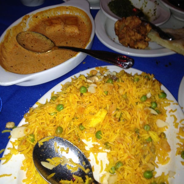 รูปภาพถ่ายที่ Royal India Restaurant โดย Jeffrey B. เมื่อ 12/23/2012