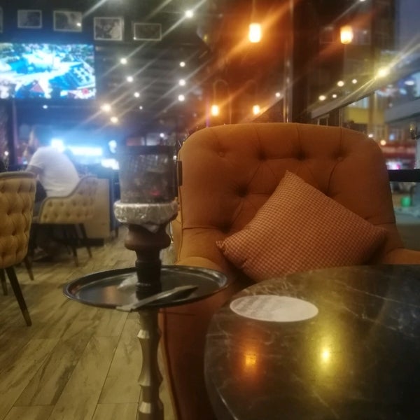 รูปภาพถ่ายที่ Mahall Cafe &amp; Restaurant โดย Sibel เมื่อ 9/27/2021