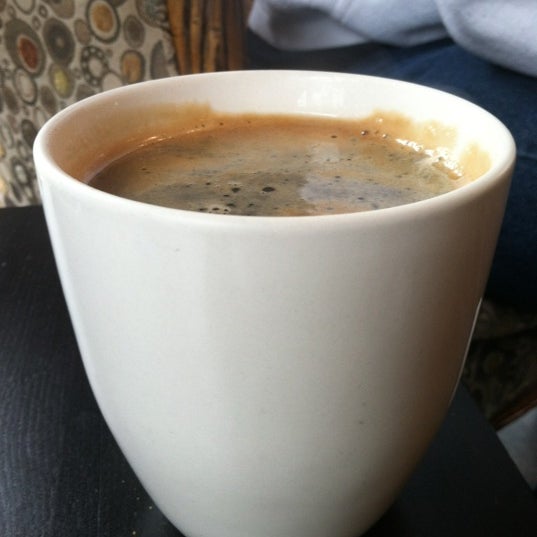 10/5/2012 tarihinde Jim E.ziyaretçi tarafından Cafe Milo'de çekilen fotoğraf
