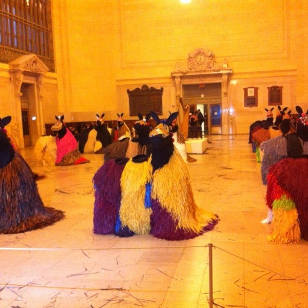 รูปภาพถ่ายที่ Nick Cave&#39;s HEARD•NY at Grand Central Terminal โดย Eric R. เมื่อ 3/29/2013