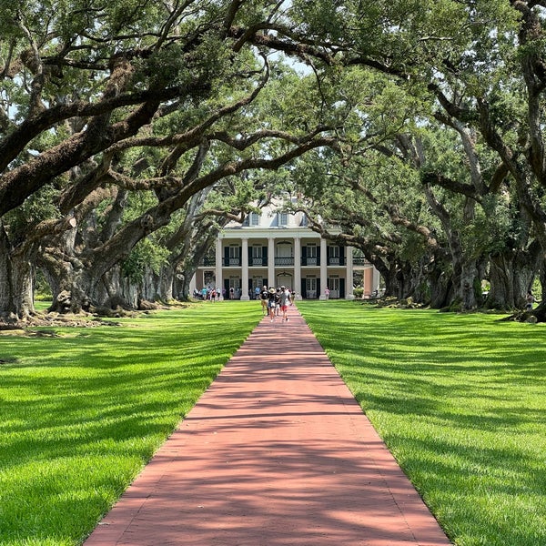 Photo taken at Oak Alley Plantation by Lawrence R. on 6/25/2022