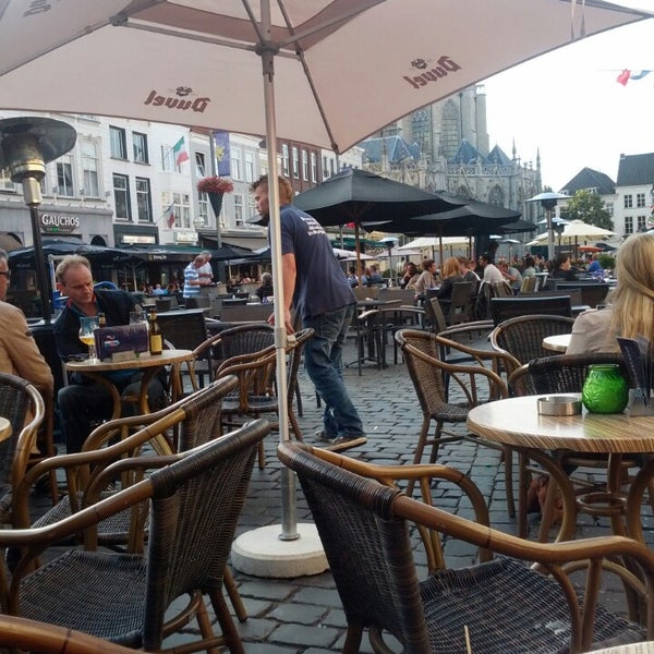 8/14/2013 tarihinde Theodora V.ziyaretçi tarafından Café Vulling'de çekilen fotoğraf