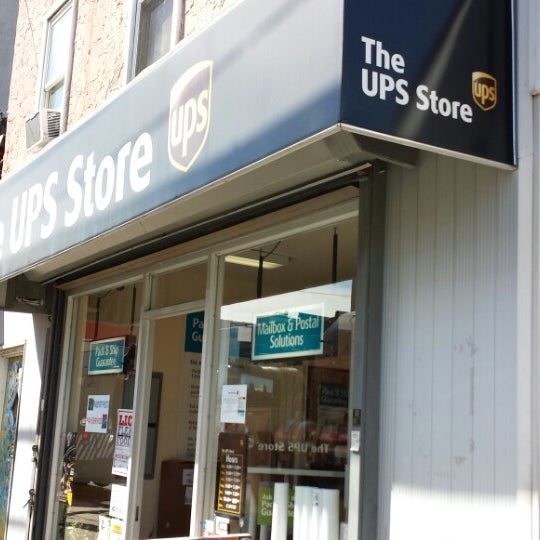 The UPS Store Hunters Point 4628 Vernon Blvd