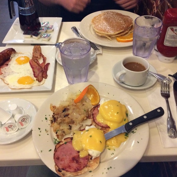 Good menu with Diner staples. The breakfast options are great, eggs benedict are a real treat.