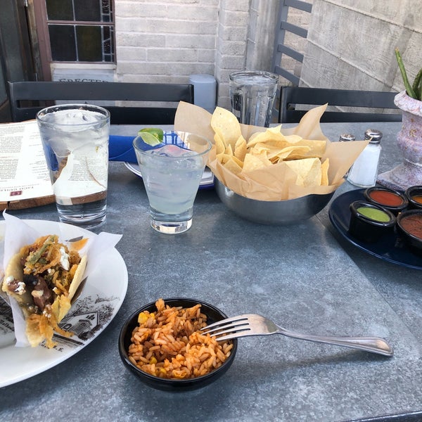 3/6/2019 tarihinde Scott M.ziyaretçi tarafından Taco Guild Gastropub'de çekilen fotoğraf