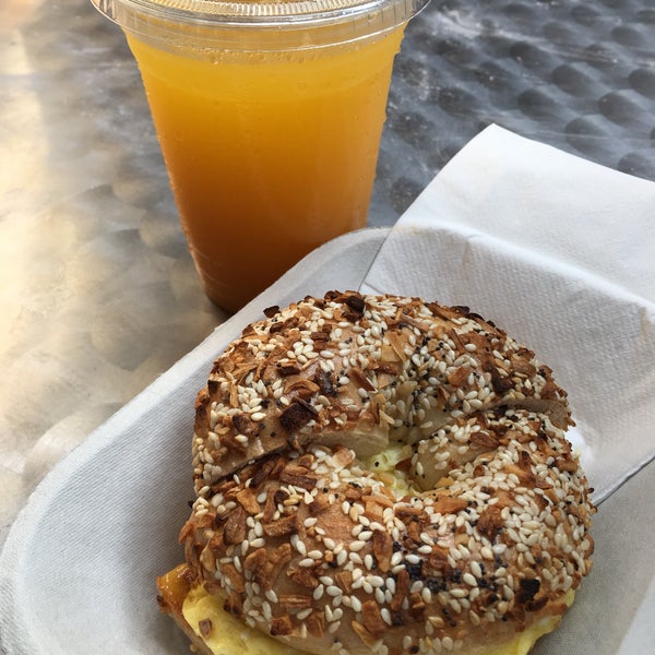 Seattle Bagel Bakery Pike Place 4 tips