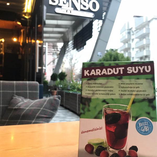 รูปภาพถ่ายที่ Senso Cafe &amp; Restaurant โดย Burak E. เมื่อ 1/9/2018