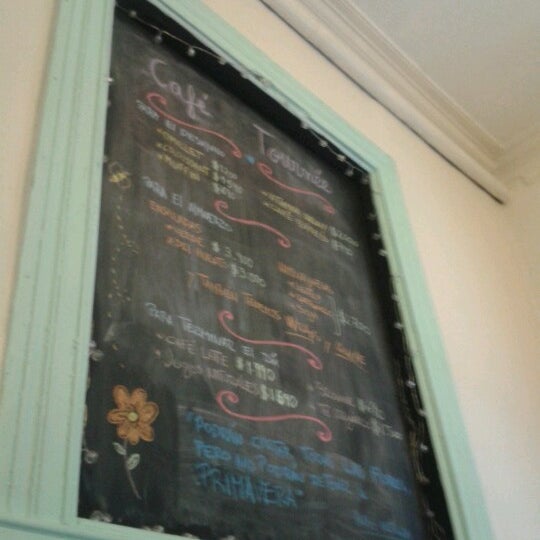 Foto diambil di Cafe Tournée oleh Alice M. pada 9/25/2012