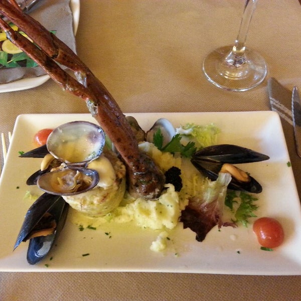 Das Foto wurde bei Restaurante Pizzería La Nonna Salou von Georgina G. am 5/24/2014 aufgenommen