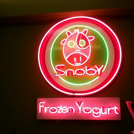 Снимок сделан в SnobY Frozen Yogurt Zone пользователем Eduardo B. 10/11/2012